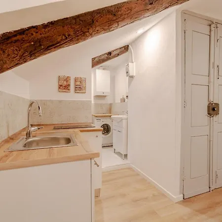 Guesthost - Quadrilatero Cozy Wooden Flat شقة تورينو