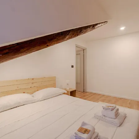 شقة Guesthost - Quadrilatero Cozy Wooden Flat تورينو