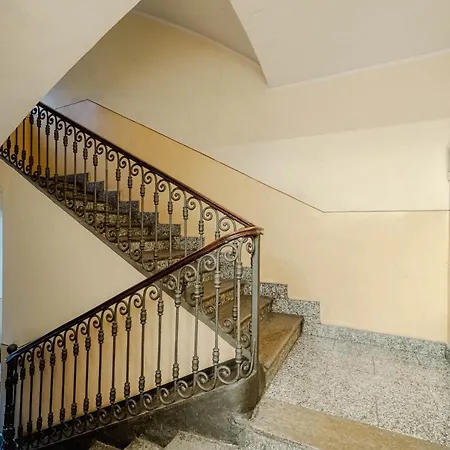 Apartamento Guesthost - Quadrilatero Cozy Wooden Flat *