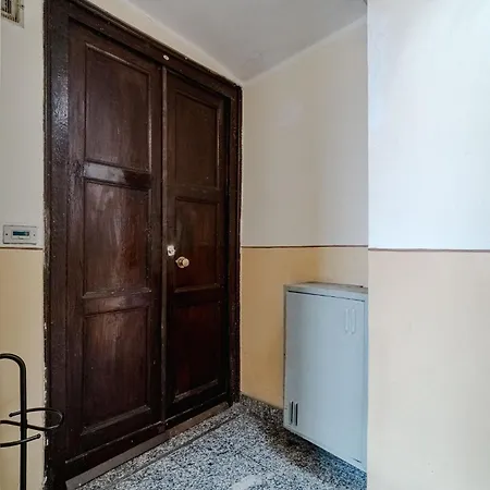 Guesthost - Quadrilatero Cozy Wooden Flat شقة تورينو