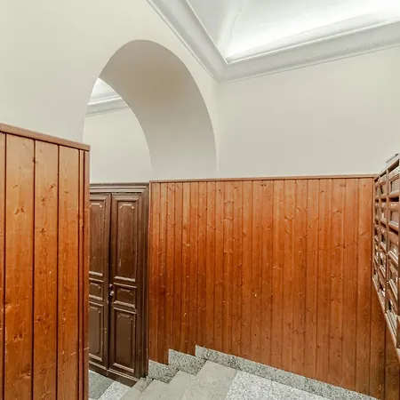Guesthost - Quadrilatero Cozy Wooden Flat Apartamento *