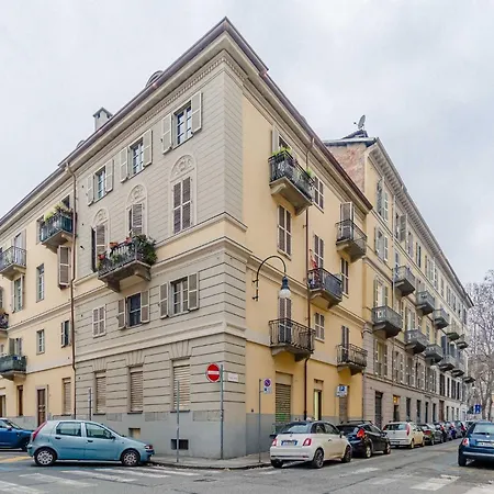Guesthost - Quadrilatero Cozy Wooden Flat Apartamento